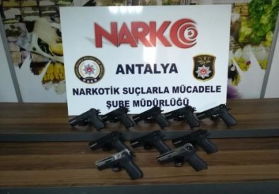 Antalya'da Ruhsatsız Silah Operasyonu