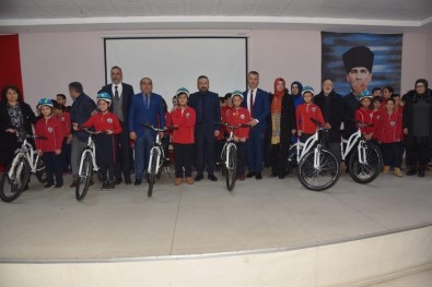 İzmit'te 168 Öğrenci Daha Bisikletine Kavuştu