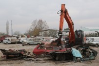 KIMYA - Manisa'daki Hurda Araçlar MKE'ye Devredildi