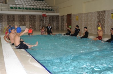 Mardin'de 400 Çocuk Yüzmeyi Öğrenecek