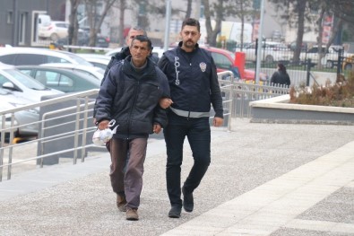 Marketin Camını Kırarak İçeri Giren Hırsız Suçüstü Yakalandı