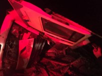 ERKENEK - Odun Yüklü Kamyon Yan Yattı Açıklaması 4 Kişi Yaralandı