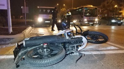 Samsun'da Tıra Çarpan Motosiklet Sürücüsü Ölümden Döndü