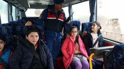 Amasya'da Jandarma Ekipleri Okul Servislerini Denetledi