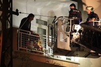 İTFAİYE MERDİVENİ - Başkent'te Korkutan Yangın