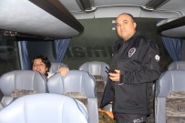 KADIN POLİS - Bilet Alamayınca Otobüsü Rehin Aldı