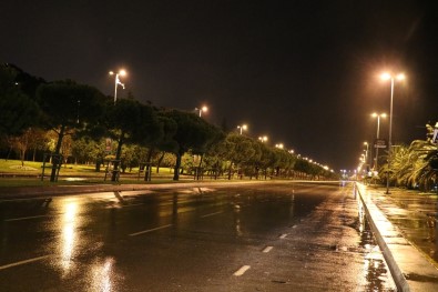 İstanbul'da Fırtına Gece Boyunca Devam Etti
