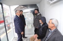 ÜCRETSİZ İNTERNET - Klimalı Durakta Soğuktan Korunup, Ücretsiz İnternete Giriyorlar