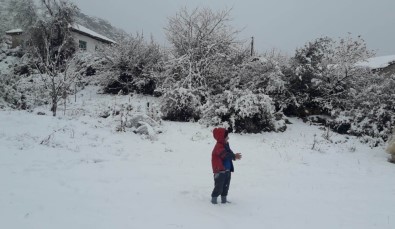 Manisa'nın Yüksek Kesimlerinde Kar Yağışı Etkili Oluyor