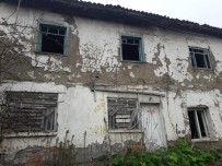 YIKIM ÇALIŞMALARI - Metruk Binalar Yıkılıyor