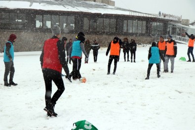 (Özel) Erciyes'te Yoğun Kar Yağışı Etkili Oldu