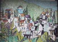 REKLAM AFİŞİ - Bursa'da 34 Yıllık Mozaiğe Üzerine Yapıştırdıkları Afişi Sökerken Zarar Verdiler