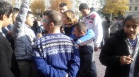 MESLEK OKULU - Polislerden Engelli Çocuklara Ziyaret