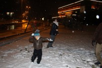 BAĞLUM - Ankara'da Mevsimin İlk Karı Yağdı