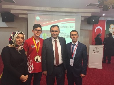 Bakan Selçuk,  Avrupa Satranç Şampiyonu Serhat Berat'ı Kabul Etti