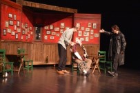 FARUK AKGÖREN - 'Barut Fıçısı' Tiyatrosuna Büyük İlgi
