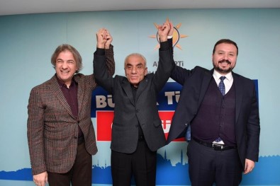 CHP'li Meclis Üyesi Partisinden İstifa Ederek AK Parti'ye Geçti