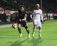 CEYHUN GÜLSELAM - İlk Yarı Sessiz Bitti