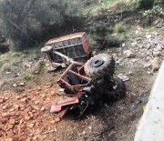 Tuğla Yüklü Traktör Duvardan Uçtu Açıklaması 1 Ağır Yaralı