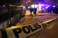 HATALI DÖNÜŞ - Göreve Giden Polis Aracı İle Otomobil Çarpıştı Açıklaması1 Şehit, 4 Yaralı