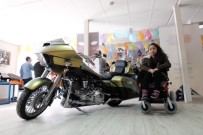 OMURİLİK FELÇLİLERİ - İstanbul Harley Sahipleri Derneği, İhtiyaç Sahibi Engellilere Tekerlekli Ve Akülü Sandalye Bağışladı