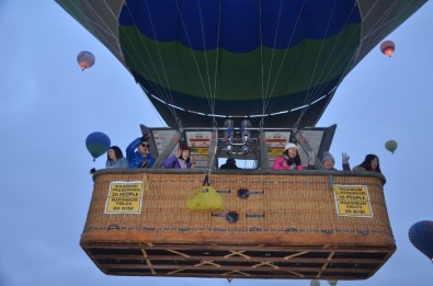 Kapadokya'da Balonlar 4 Gün Aradan Sonra Yeniden Havalandı