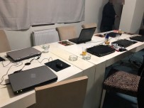 DİZÜSTÜ BİLGİSAYAR - Kartal'da Kumar Oynatılan Adrese Baskın