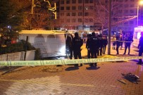 HATALI DÖNÜŞ - Polis Aracı İle Otomobil Çarpıştı Açıklaması1 Şehit, 4 Yaralı