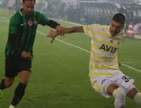 SARı LACIVERTLILER - Fenerbahçe Akhisar'da dağıldı!