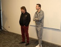 ERTUĞRUL SAĞLAM - Göztepe'de Bayram Bektaş'la yollar ayrıldı