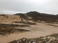 SU TAŞKINI - IKBY'de Sel Felaketi Açıklaması Baraj Çöktü