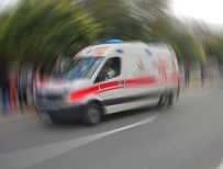 Araç Trafik İşaret Levhasına Girdi Açıklaması 1 Ölü, 5 Yaralı