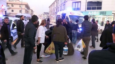 Otomobil Kaldırımdaki Yayalara Çarptı Açıklaması 2 Yaralı
