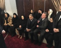 SULTANAHMET - 7 Ülkeden 40 Torunu Sultan 2'İnci Abdülhamid Han'ın Kabrini Ziyaret Etti