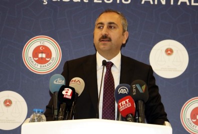 Adalet Bakanı Gül Açıklaması 'FETÖ'den Tutuklu Sayısı 38 Bin 470, PKK'dan 10 Bin 79, DEAŞ'tan Bin 354 Kişidir'