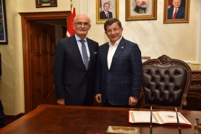 Ahmet Davutoğlu'dan Samsun'a Övgü