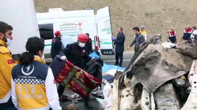 GÜNCELLEME - Kahramanmaraş'ta Minibüs Kamyona Çarptı Açıklaması 9 Ölü, 7 Yaralı