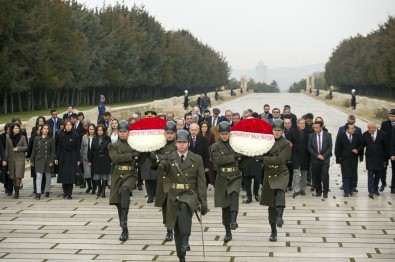 Kılıçdaroğlu, PM Üyeleri İle Anıtkabir'i Ziyaret Etti