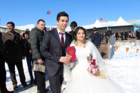 AT YARIŞLARI - Nikahlarını Buz Tutan Çıldır Gölü Üzerinde Kıydırdılar