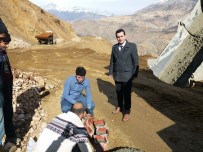 SERDAR ŞAHIN - Sason'da Grup Köy Yolunda Betonarme Çalışmaları Başlatıldı