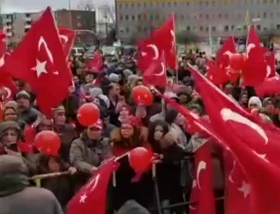 Almanya'da Türkiye'ye destek mitingi