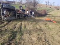 DİKKATSİZLİK - Devrilen Traktörde Can Verdi