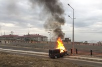 Erciş'te Kaçakçılıkta Kullanılan Otomobil Alev Topuna Döndü