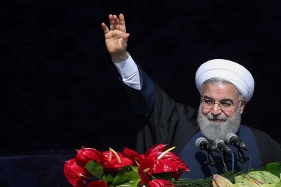 Ruhani Açıklaması 'Komplocuların Orta Doğu Bölgesinde Ülkeleri Bölme Hedefine Ulaşmalarına İzin Vermedik'