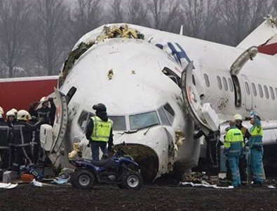 71 kişi taşıyan Rus yolcu uçağı düştü