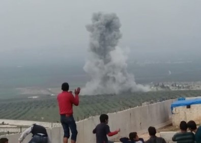 Türk Savaş Uçaklarının PYD'yi Vurması Suriyeliler Tarafından Sevinçle Karşılandı