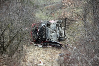 Yoldan Çıkan Otomobil Şarampole Yuvarlandı Açıklaması 6 Yaralı