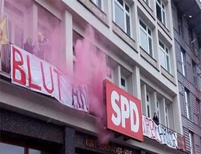 Almanya'da PKK yandaşları SPD Binasını bastı