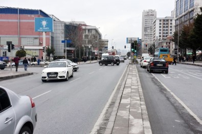 Esenyurt 'Ta Yol Düzenlemesi İle Trafik Rahatladı