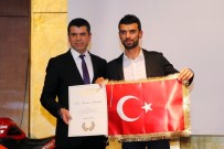 SELAHATTIN AKÇIÇEK - Şampiyonların Kupaları Mehmetçiğe